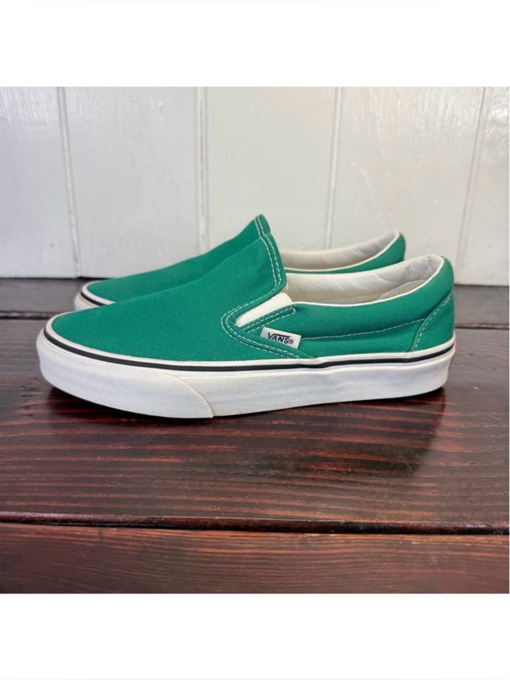 Vans Classic Slip-On Canvas Green – Women’s 6.5 / Men’s 5